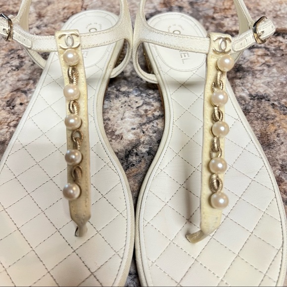 Authentic Chanel Off-White Sandals with Pearls - Picture 4 of 14
